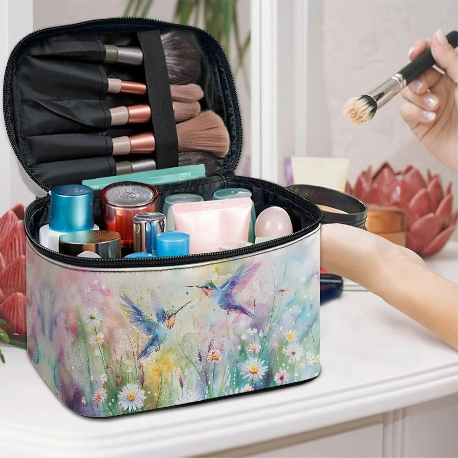 doginthehole Makeup Bag, Portable Travel Cosmetic Bag, Large Makeup Organizer Bag, Aesthetic Daisy Hummingbirds Design Makeup Organizer Case, Travel Toiletry Bag for Women Girls