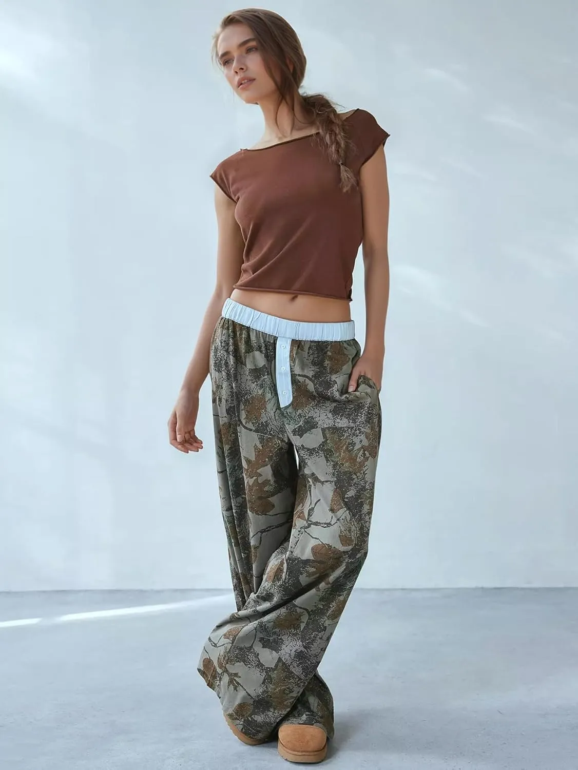 YKR Women's Camo Pants Y2K Camouflage Wide Leg Sweatpants Elastic Waist Drawstring Baggy Joggers with Pockets